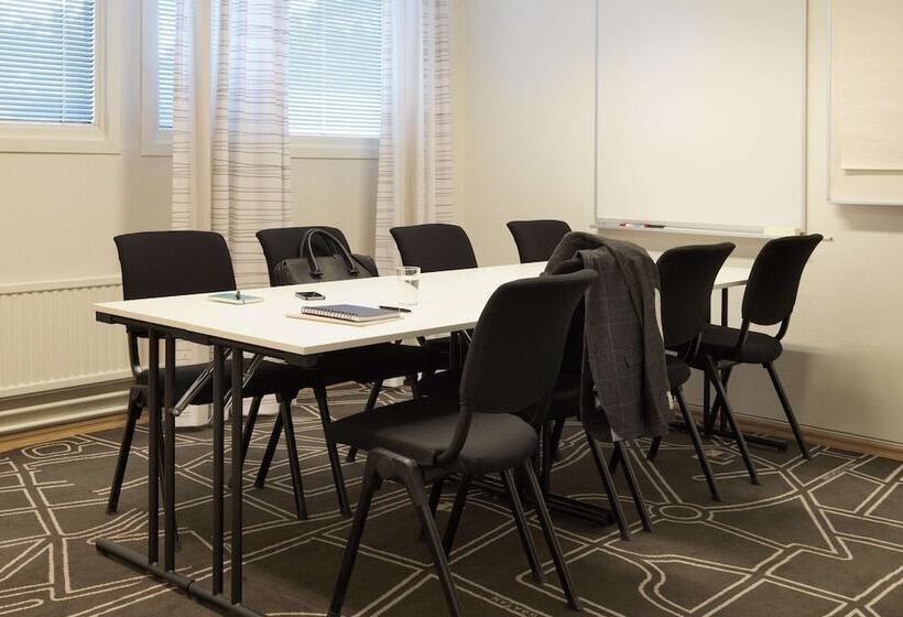 هتل Scandic Orebro Vast