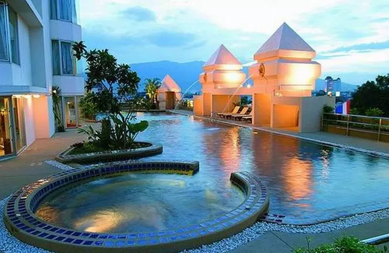 בית מלון כפרי Chiangmai Plaza