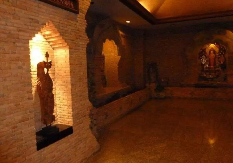 בית מלון כפרי Chiangmai Plaza