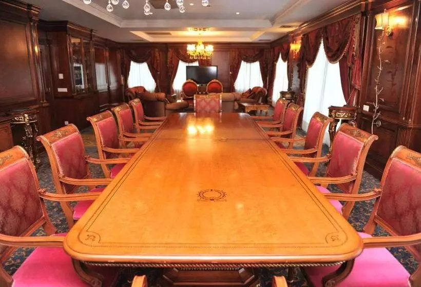 هتل Intourist Palace Batumi