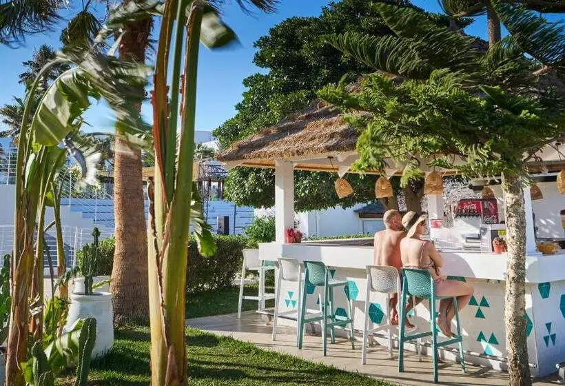 هتل Nozha Beach Resort & Spa