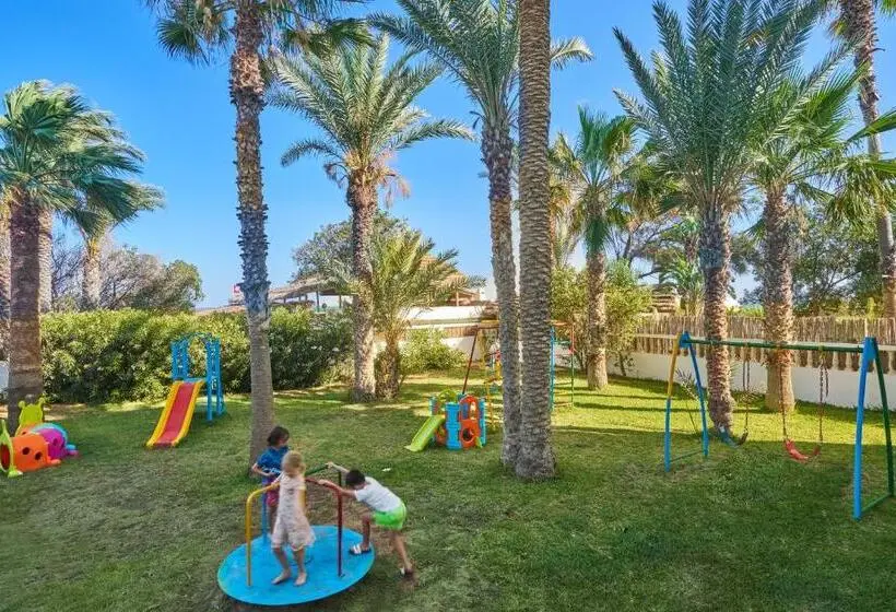 هتل Nozha Beach Resort & Spa