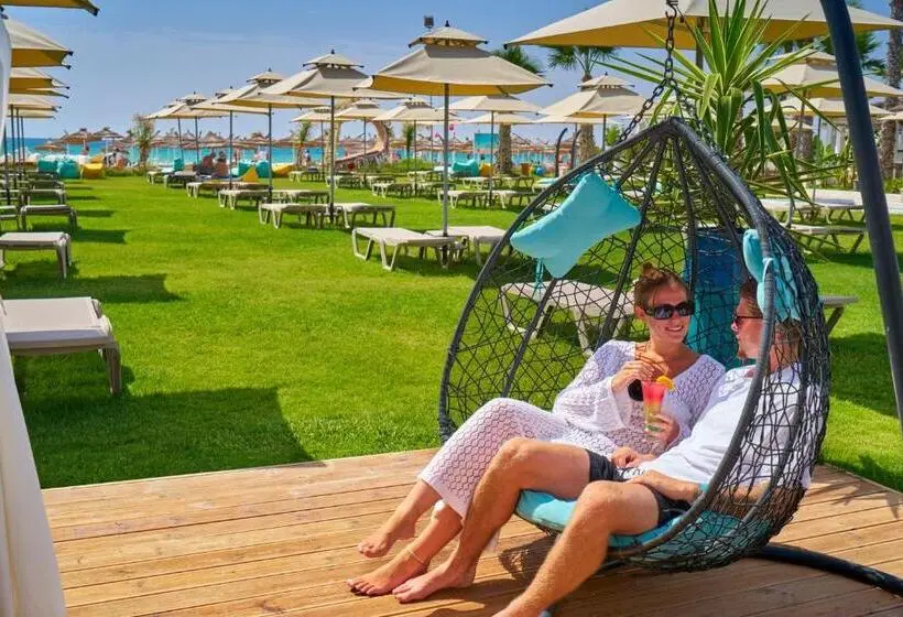 هتل Nozha Beach Resort & Spa