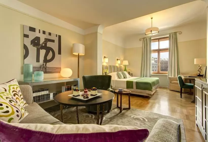 בית מלון כפרי Rocco Forte Astoria