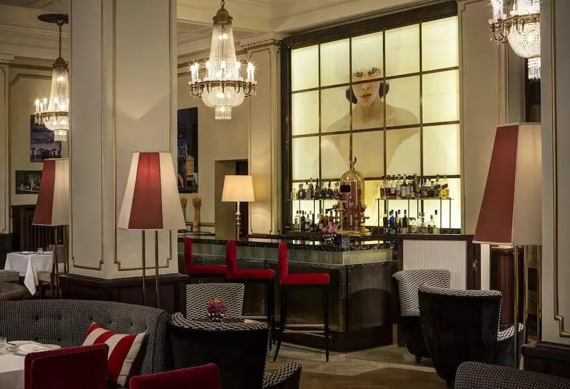 בית מלון כפרי Rocco Forte Astoria