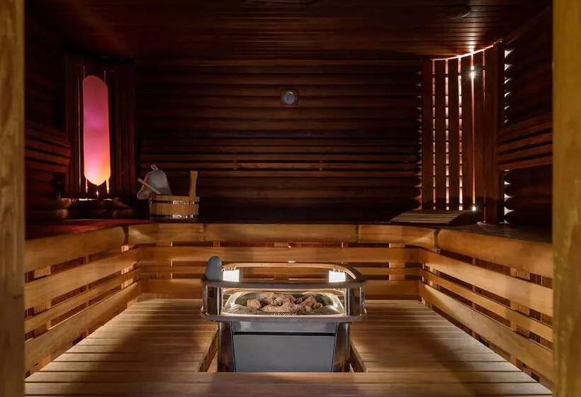 בית מלון כפרי Rocco Forte Astoria