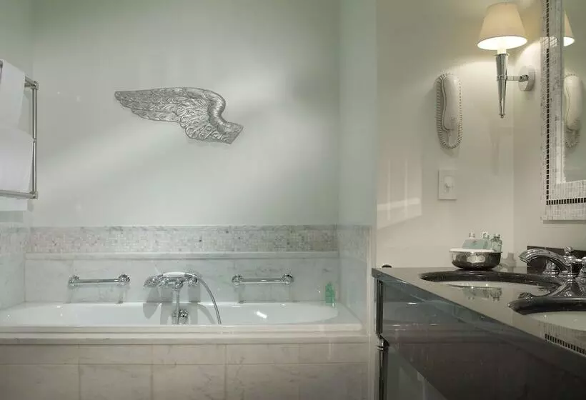 בית מלון כפרי Rocco Forte Astoria