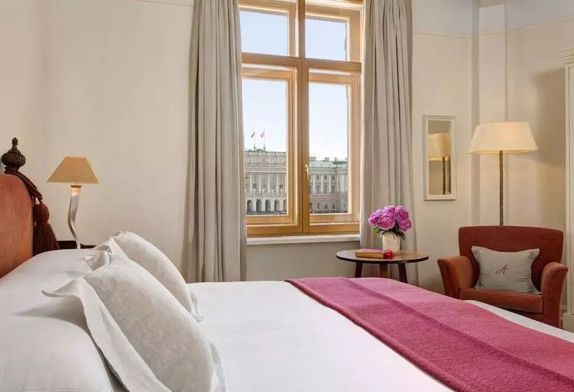 בית מלון כפרי Rocco Forte Astoria