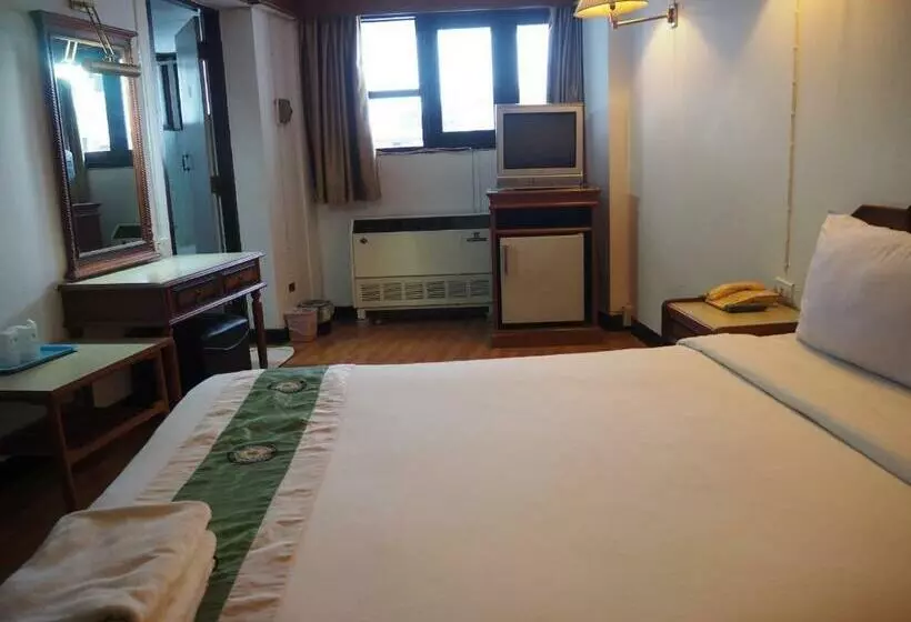 Отель Sripattana