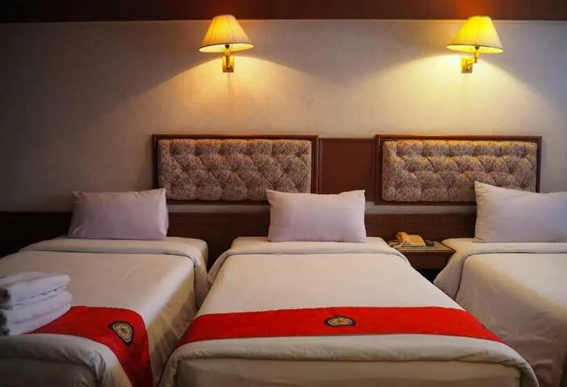 Отель Sripattana