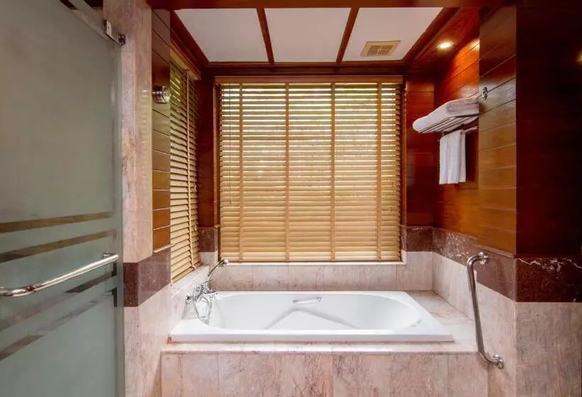 Hotel Thavorn Beach Village Resort & Spa Phuket