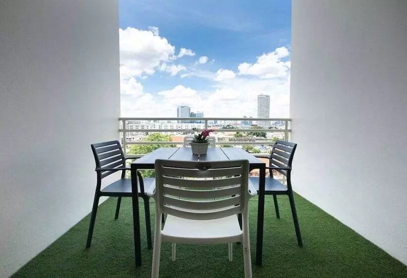 Hotel The Royal River