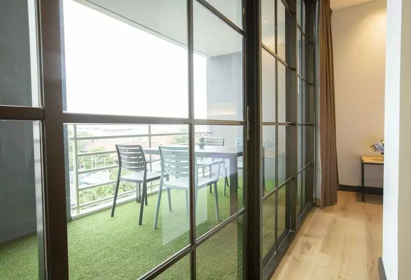 Hotel The Royal River