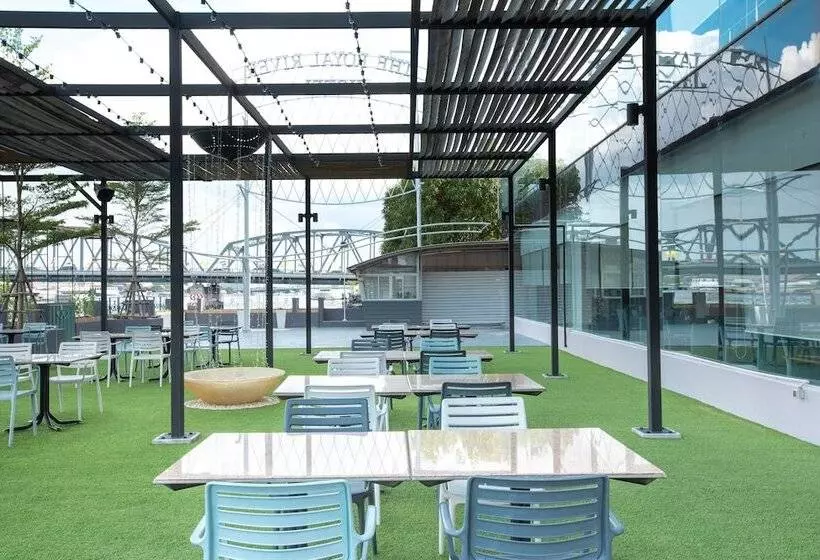 Hotel The Royal River