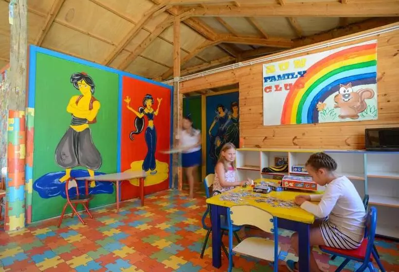 Hotel Nozha Beach Resort & Spa