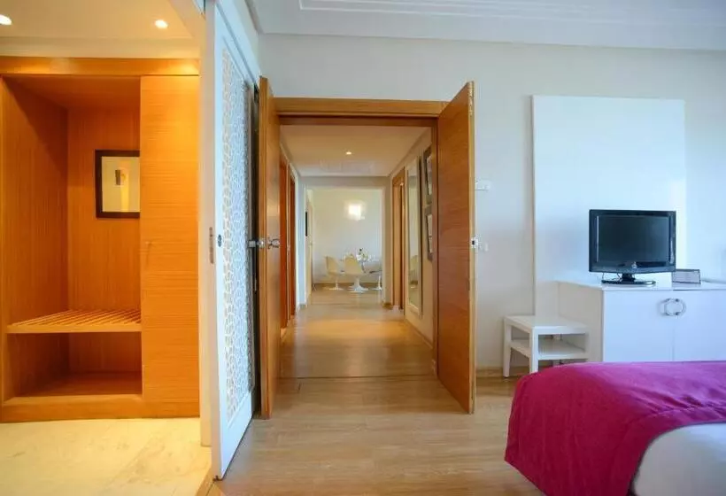 Hotel Nozha Beach Resort & Spa