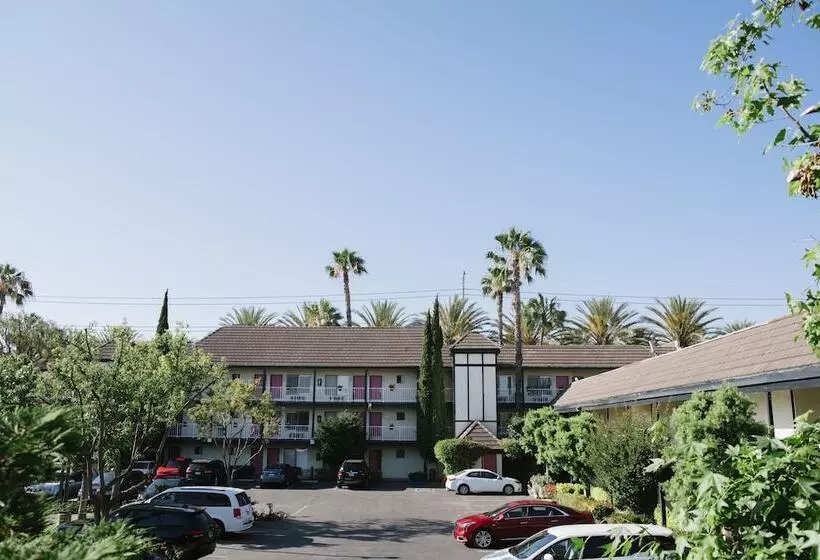 ホテル Alamo Inn And Suites  Convention Center