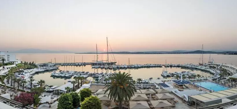 Altin Yunus Hotel & Spa çeşme