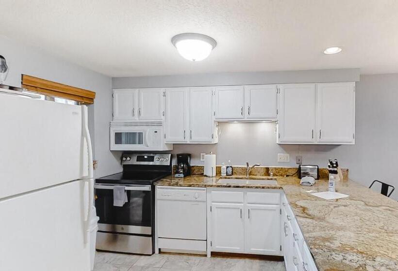 هتل Beaver Village 15 11