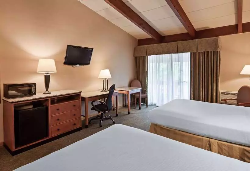 فندق Best Western Adirondack Inn