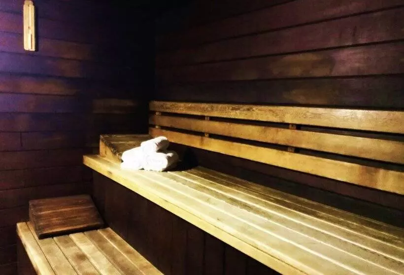 فندق Best Western Adirondack Inn