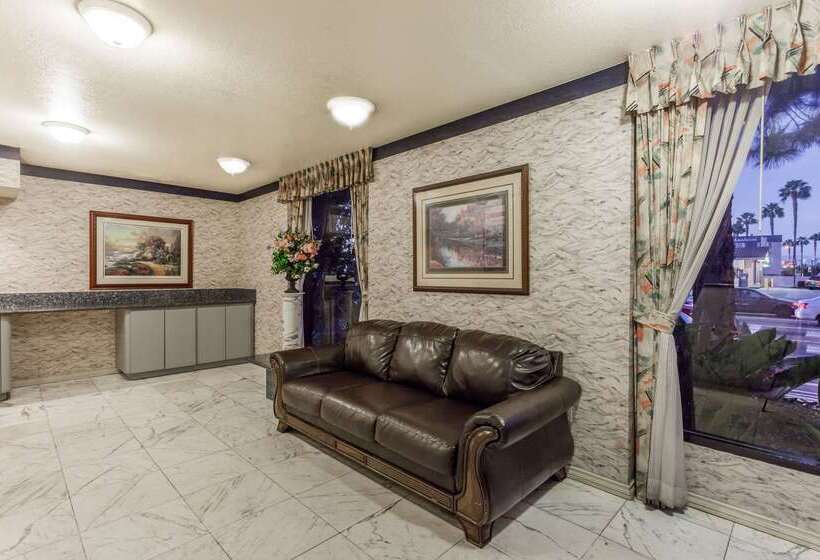 فندق Days Inn By Wyndham Anaheim West