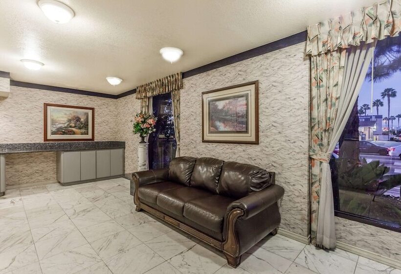 فندق Days Inn By Wyndham Anaheim West