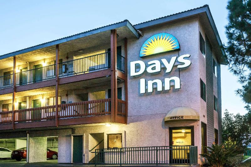 فندق Days Inn By Wyndham Anaheim West