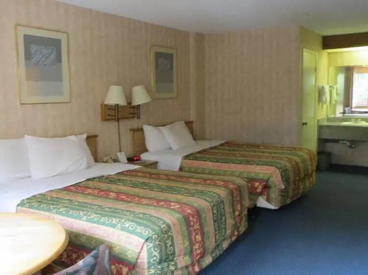 Hotelli Days Inn By Wyndham Anaheim West