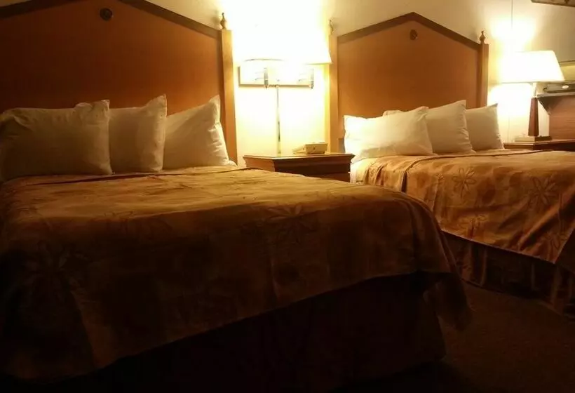 Отель Econo Lodge Inn and Suites Hot Springs