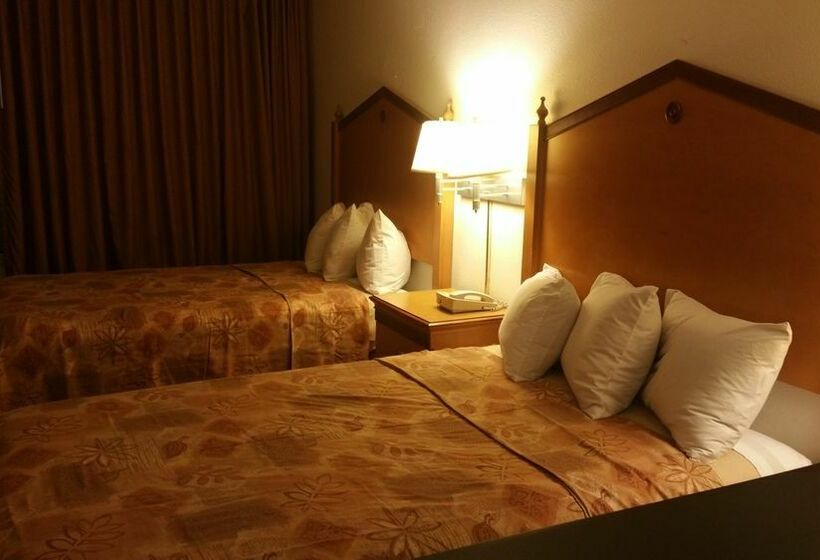 בית מלון כפרי Econo Lodge Inn and Suites Hot Springs