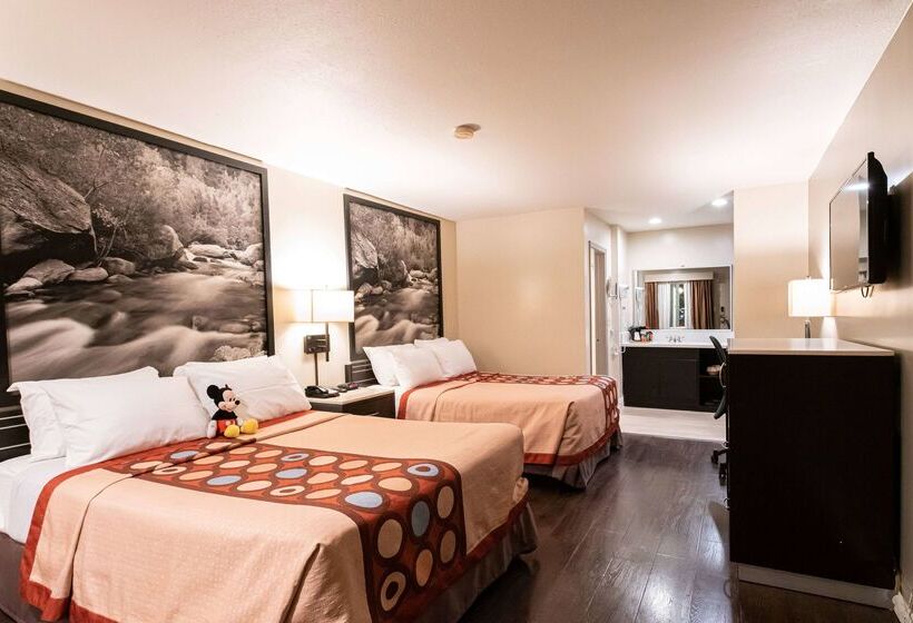 Мотель Super 8 By Wyndham Anaheim/disneyland Drive