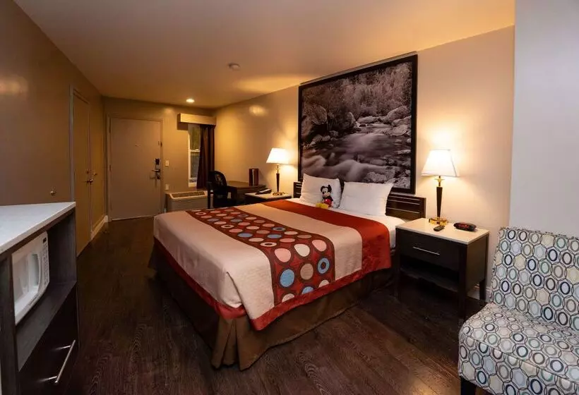 فندق على الطريق Super 8 By Wyndham Anaheim/disneyland Drive