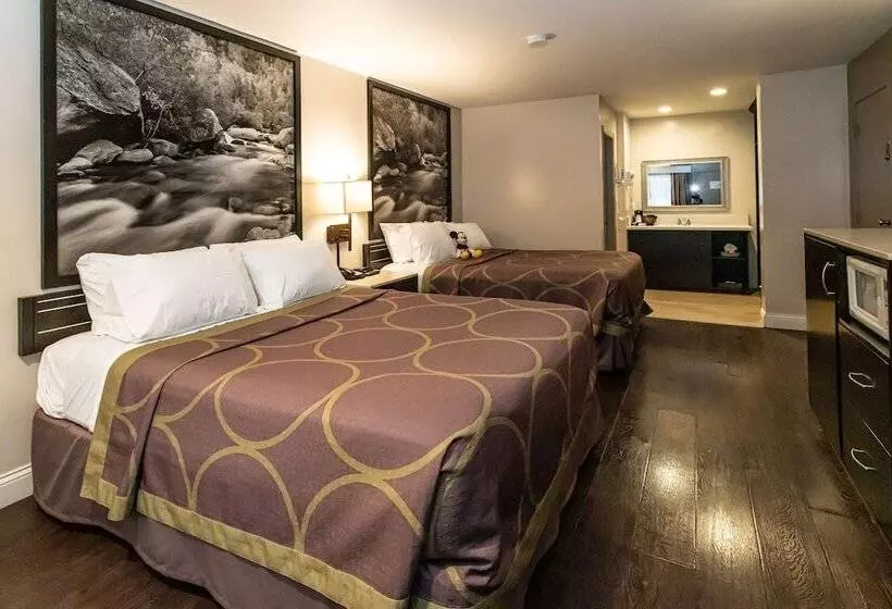 فندق على الطريق Super 8 By Wyndham Anaheim/disneyland Drive