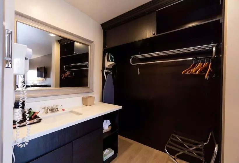 فندق على الطريق Super 8 By Wyndham Anaheim/disneyland Drive