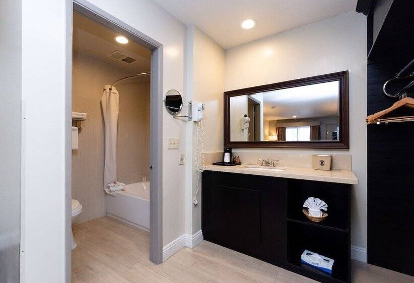 Мотель Super 8 By Wyndham Anaheim/disneyland Drive