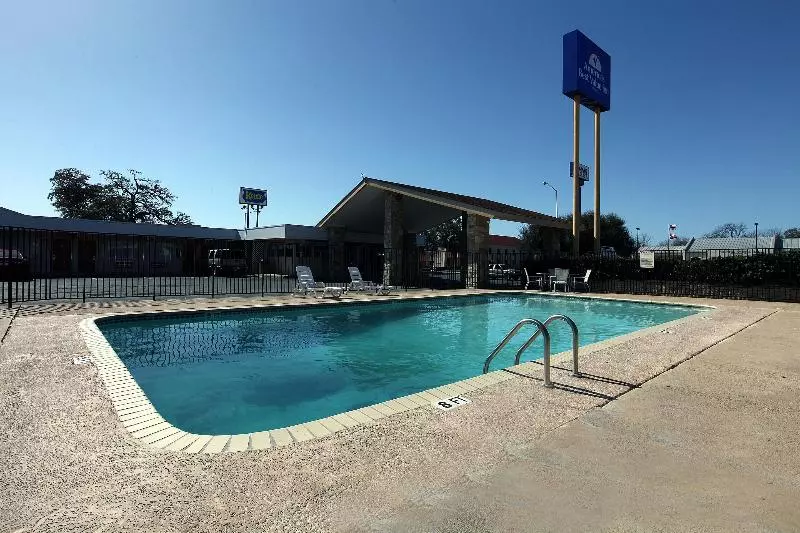 فندق Americas Best Value Inn Uvalde