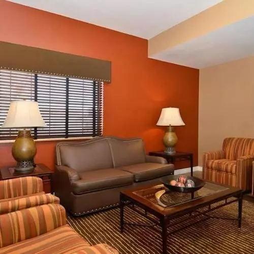 בית מלון כפרי Magnuson  Adobe Inn