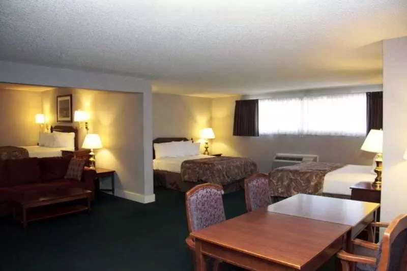 فندق Best Western College Way Inn