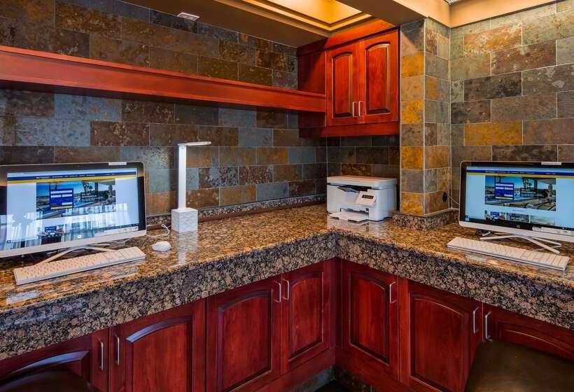 酒店 Best Western Garden Villa Inn