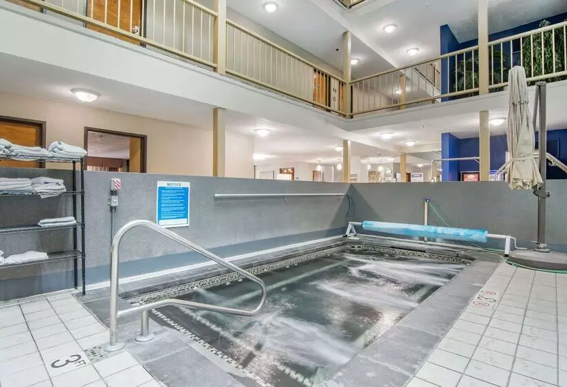 Отель Best Western On The River