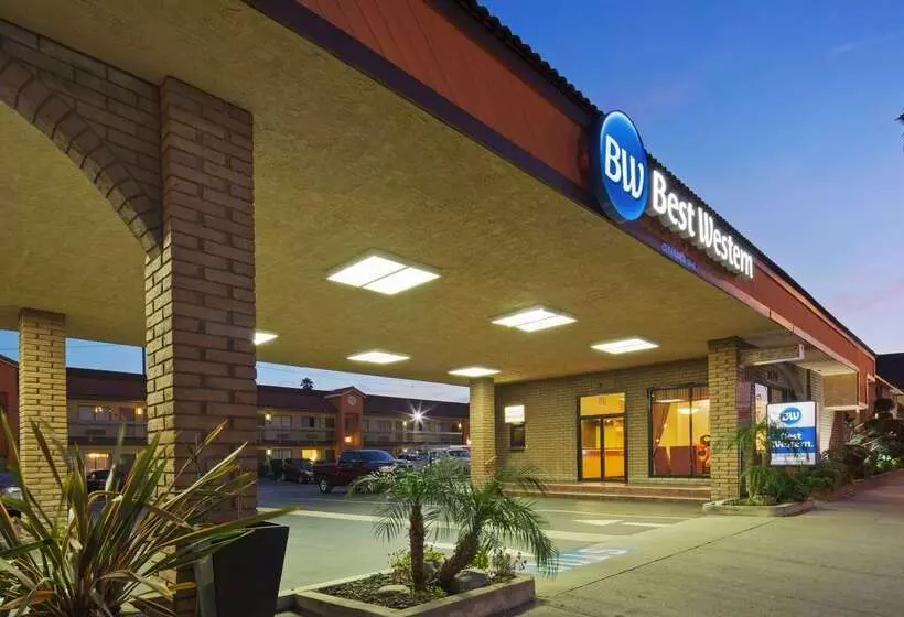 בית מלון כפרי Best Western Pasadena Inn