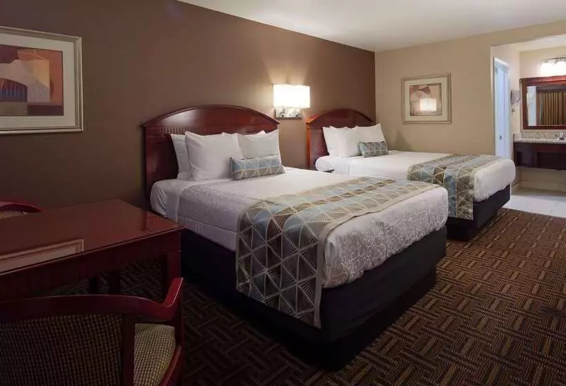 בית מלון כפרי Best Western Pasadena Inn