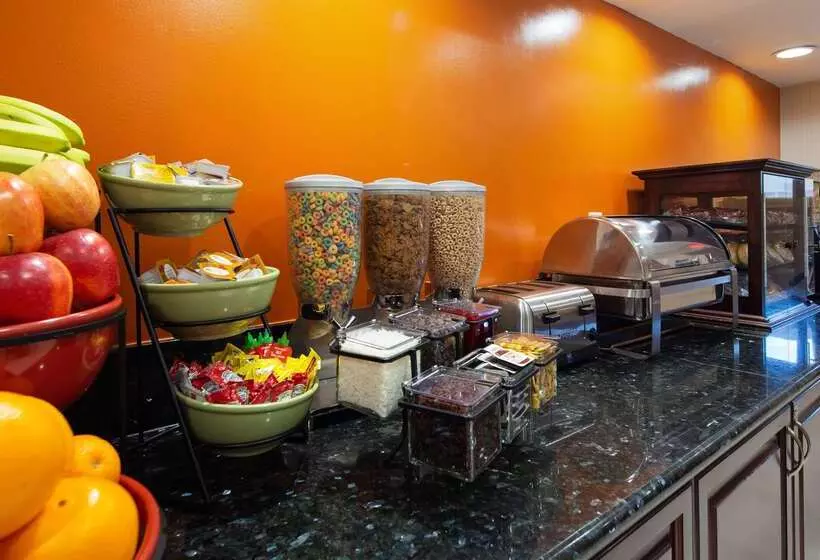 בית מלון כפרי Best Western Pasadena Inn