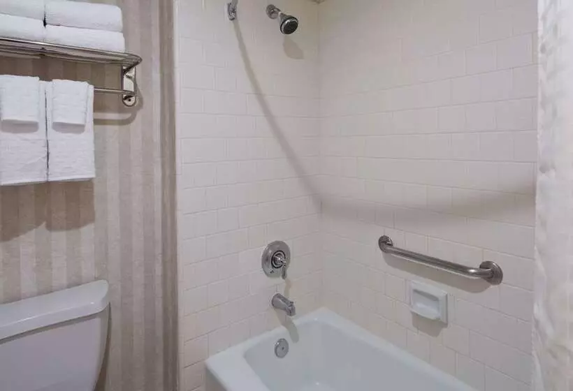 בית מלון כפרי Best Western Pasadena Inn