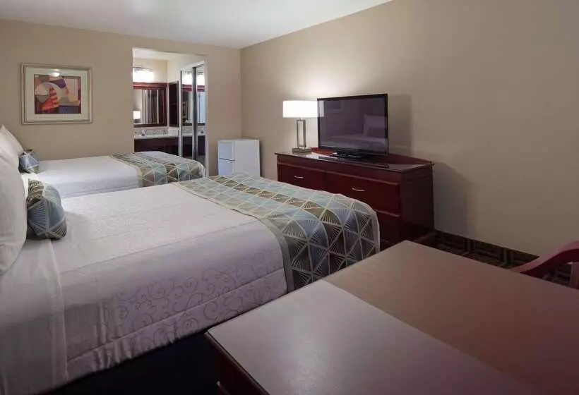 בית מלון כפרי Best Western Pasadena Inn