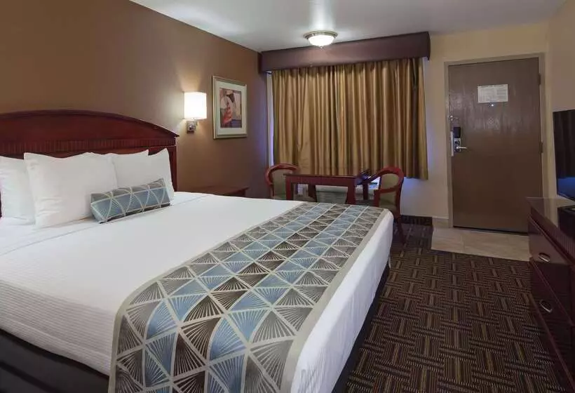 בית מלון כפרי Best Western Pasadena Inn
