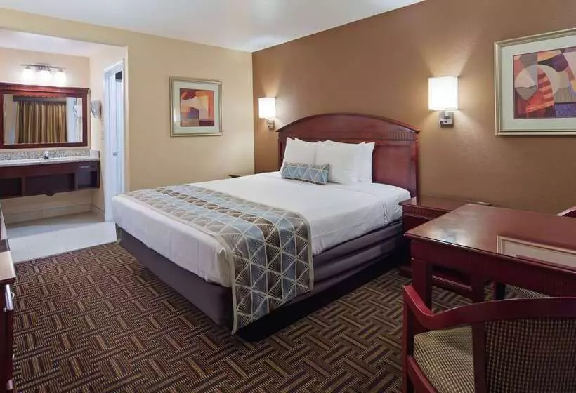 בית מלון כפרי Best Western Pasadena Inn