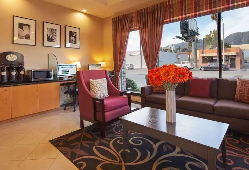 בית מלון כפרי Best Western Pasadena Inn