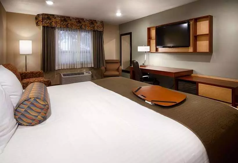 هتل Best Western Plus Clocktower Inn